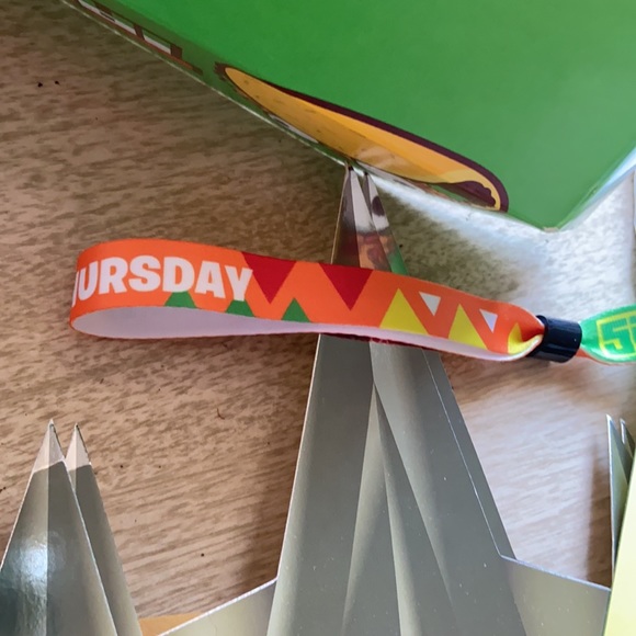 Fortnite LeBron James Rare Collectibles - Picture 3 of 7